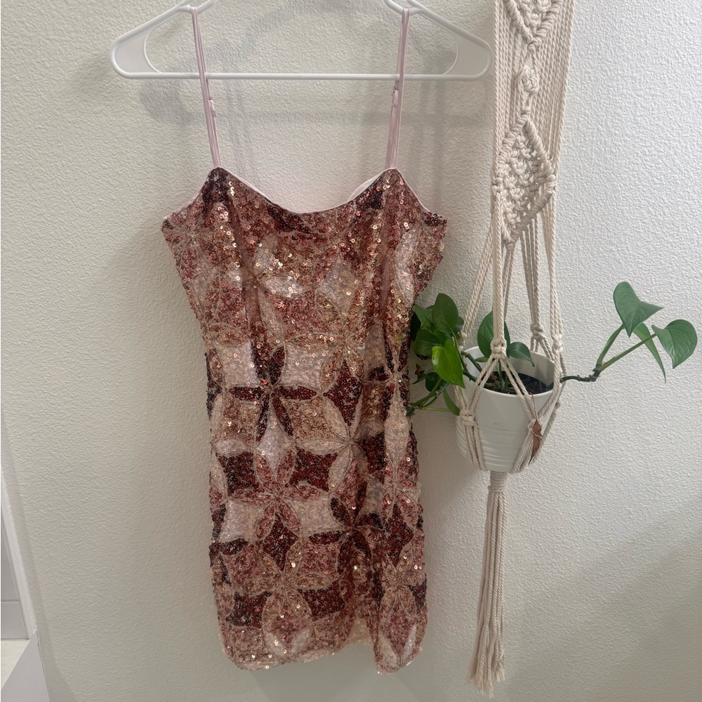 12th Tribe Sequin Embellished Gold and Silver Cocktail Mini Dress - Picture 3 of 4